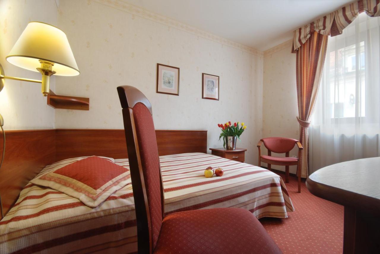 Hotel Basztowy Sandomierz Quarto foto